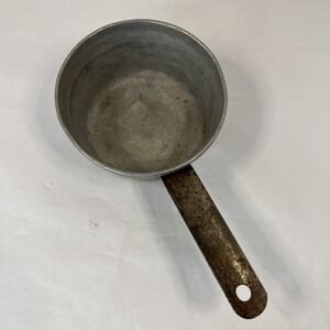 Vintage Comet Aluminum Ware 1.5 QT Camping Pot Metal Handle No Lid